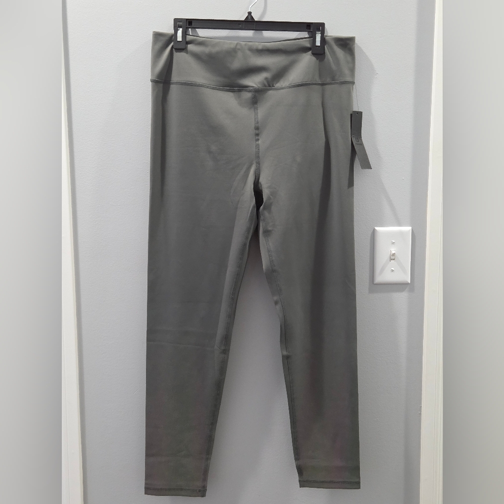 NWT Mono B Yoga Pants. 1x